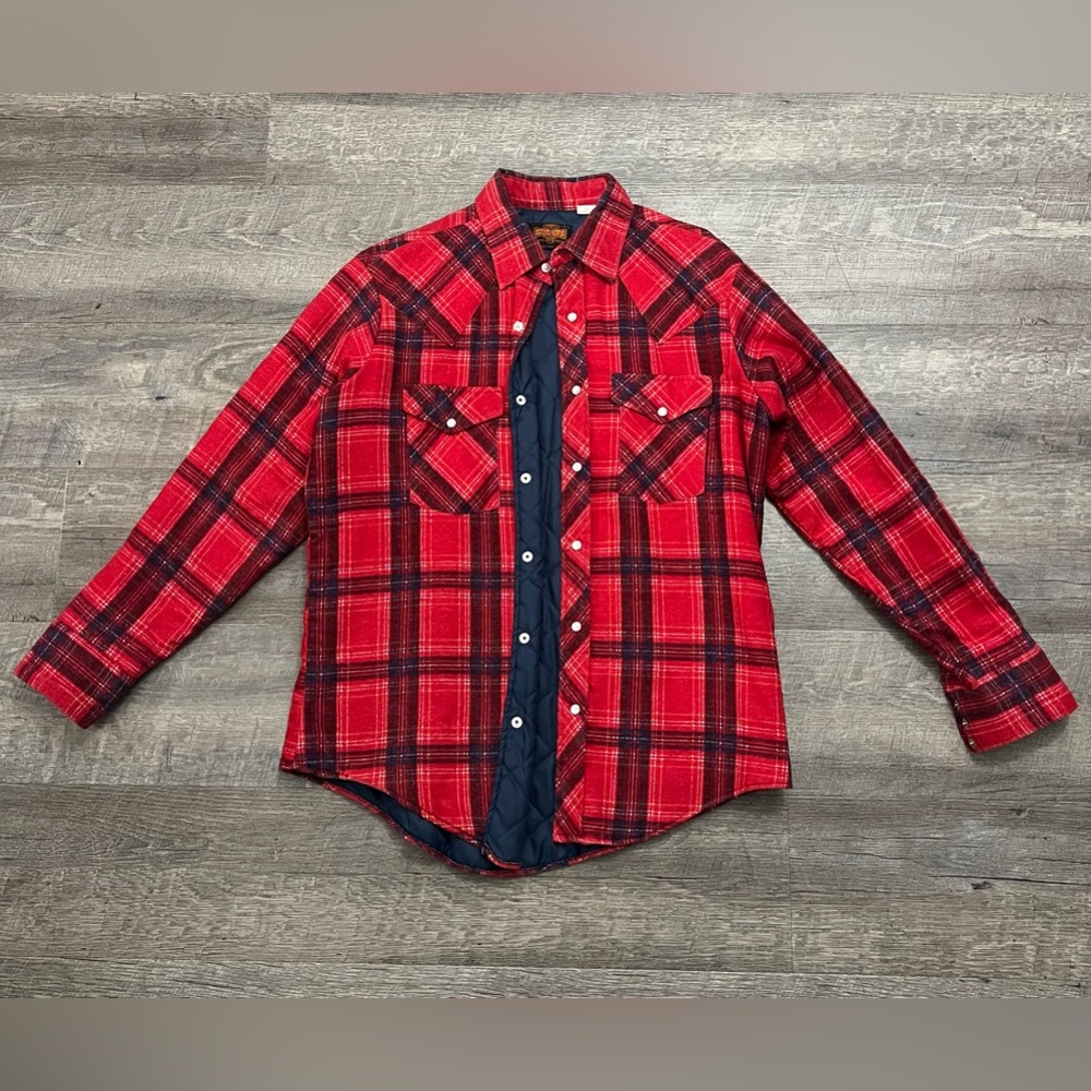 Stir-Ups flannel. Size Men’s L
Colors: Red, Dark blue, Gold